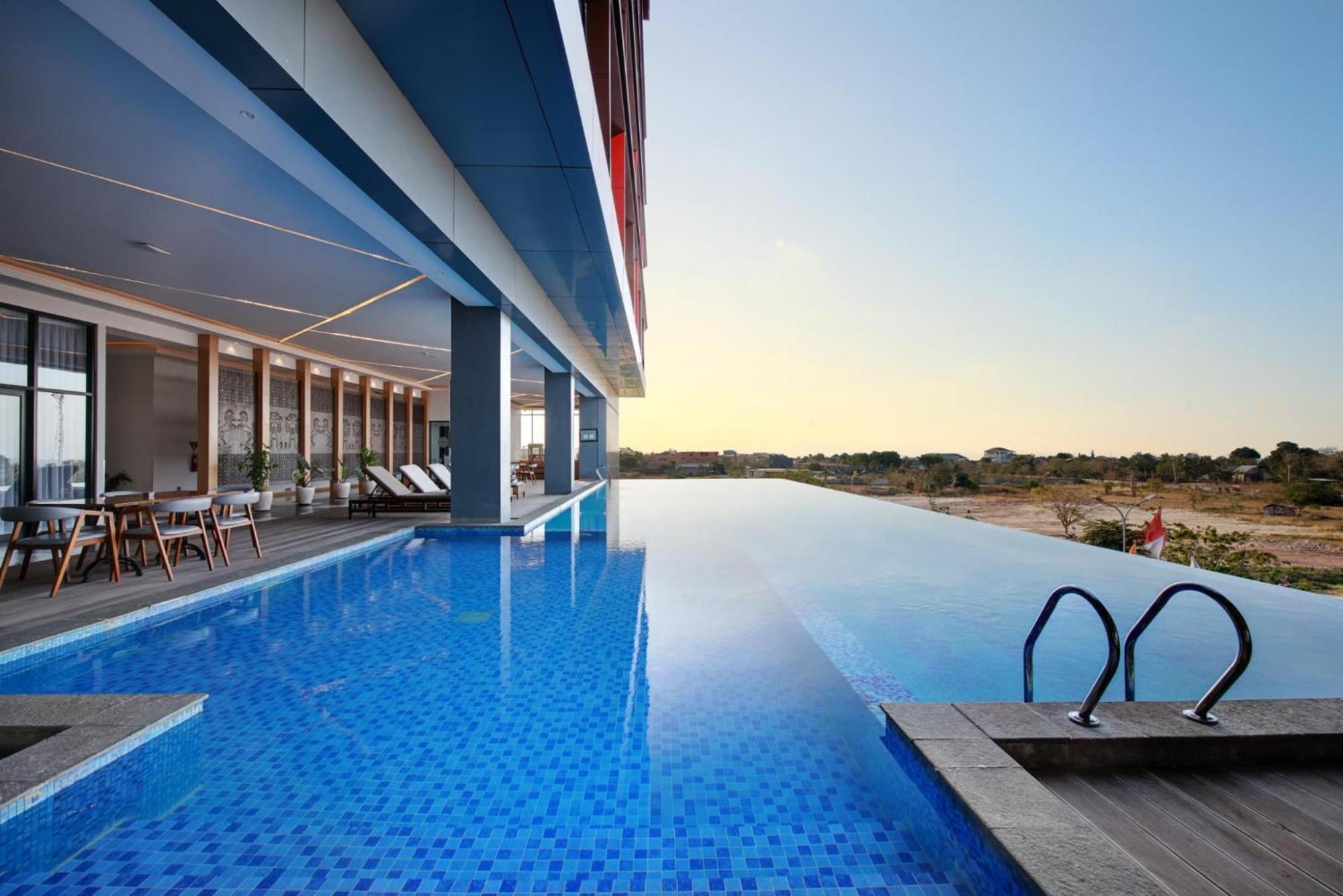 Harper Kupang By Aston Hotel Екстериор снимка