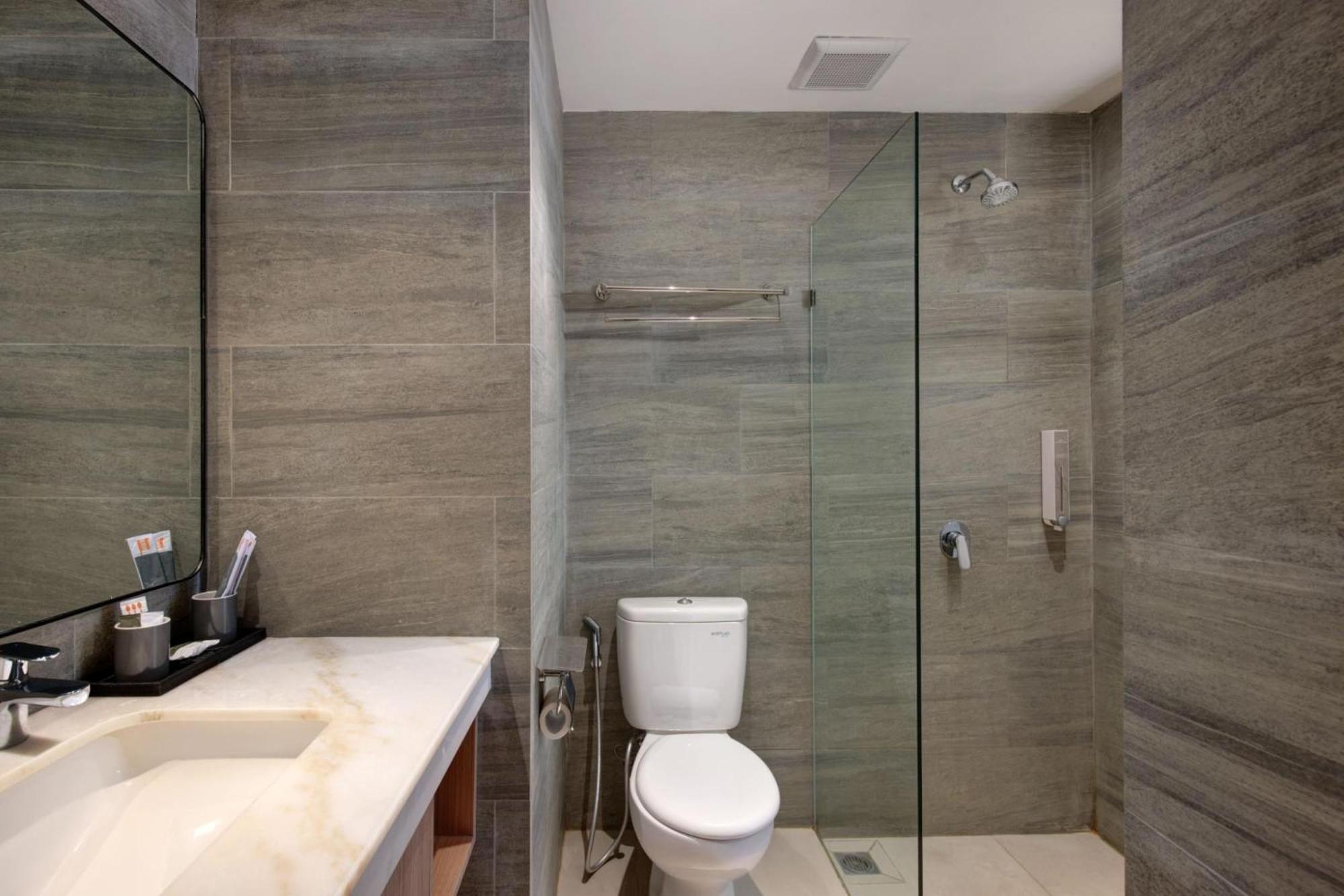 Harper Kupang By Aston Hotel Стая снимка